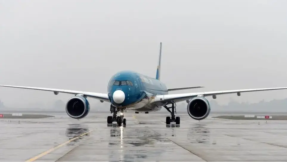 Hàng loạt chuyến bay đến miền Trung bị hủy